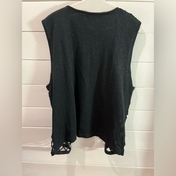 ❣️🖤 LAURA DANIELS Vintage Metallic Crochet Overlay Tank – Size 1X - Picture 7 of 9